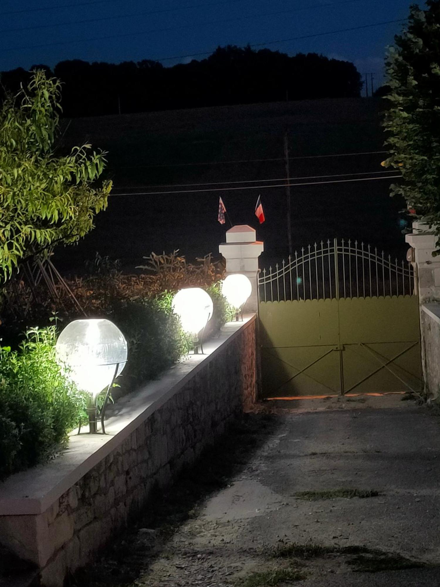 로슈 Aux Trois Tilleuls B&B 외부 사진